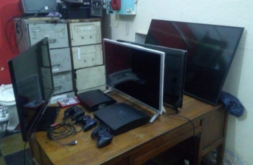 Robaron tecnología y la ofrecieron en las redes sociales: los detuvieron