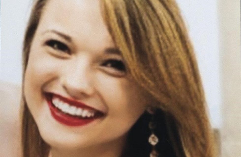 La historia de la mujer más joven en recibir un trasplante de cara completo