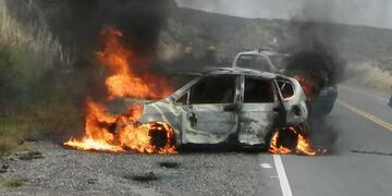 Vehículo incendiado