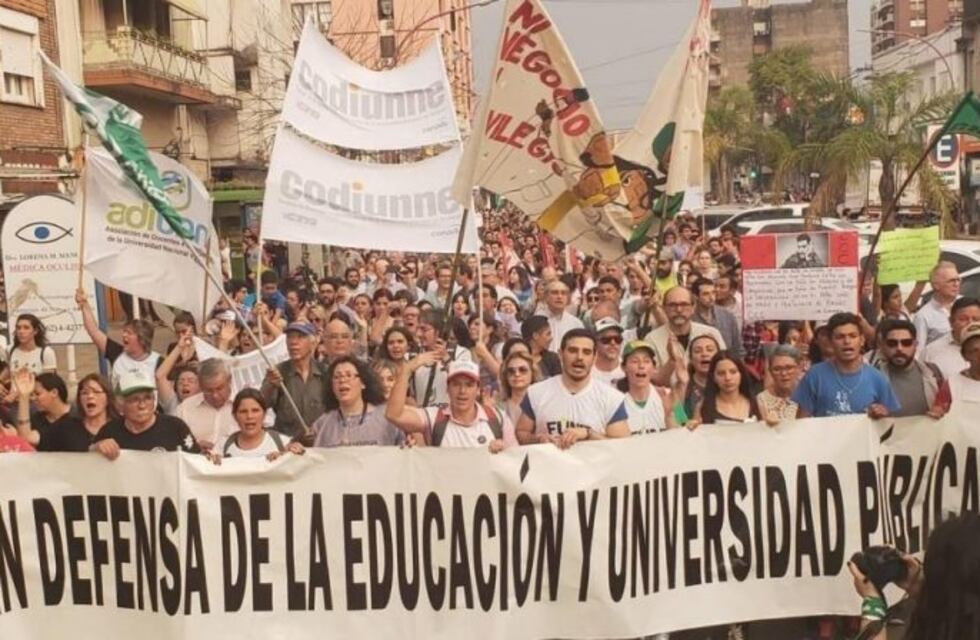 Los docentes correntinos se sumaron a la marcha en defensa de la Universidad Pública