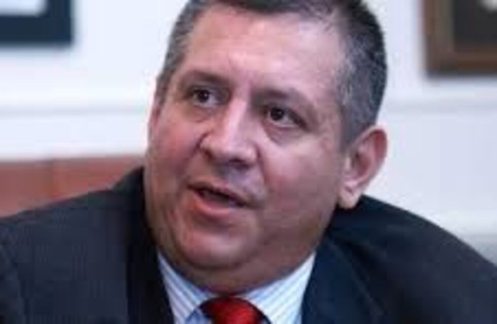 Orellana dijo: "Ninguna encuesta da ganador a Alperovich"