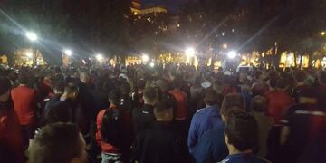 Agrupaciones opositoras de Newell's ofrecen un millón de dolares para salir de la crisis