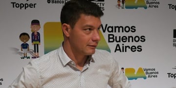 BAS25\u002E BUENOS AIRES (ARGENTINA), 21/05/2017\u002E- Fotografía del 18 de mayo de 2017, del exfutbolista Sebastián Battaglia, durante la conferencia \