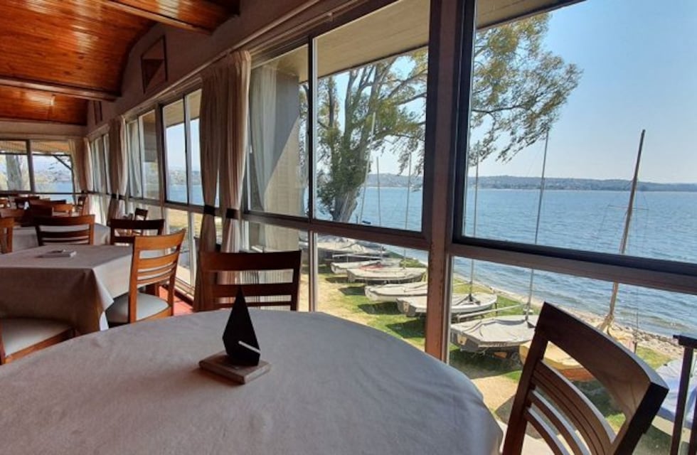 Ahora se puede comer a orillas del lago con una de las mejores vistas de Carlos Paz