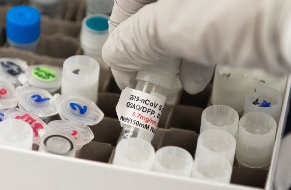 BioNTech anticipó que es “muy probable” que su vacuna sea efectiva contra la nueva variante de coronavirus