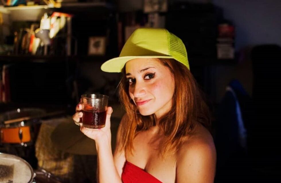 "Puta poeta": la historia de Nina León, la trabajadora sexual que lucha por el reconocimiento del Estado
