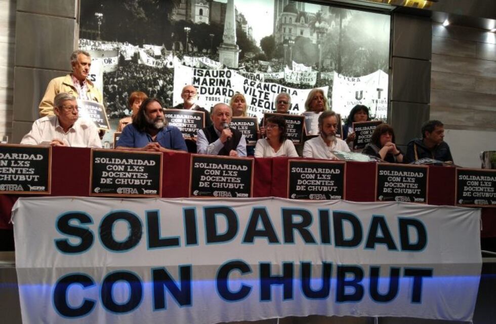 La Ctera anunció un paro de 24 horas para el jueves por la muerte de dos maestras en Chubut