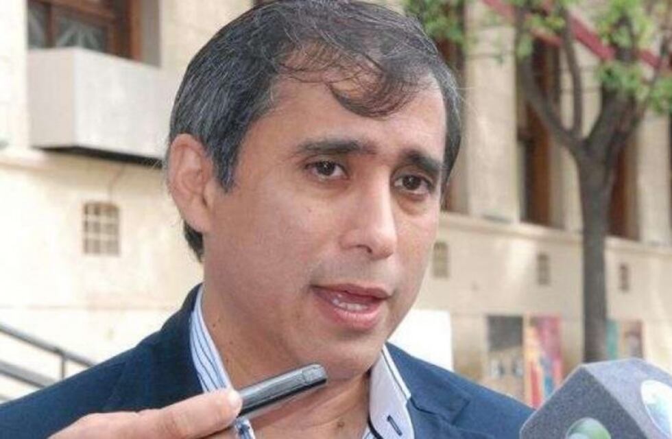 Paredes Urquiza sobre la enmienda: No les importa nada más que seguir en el poder