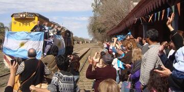 La situación actual recuerda a lo sucedido en 1993, cuando despidieron a 30 trabajadores ferroviarios de la estación Frías\u002E