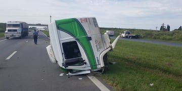 Choque de camiu00f3n en autopista a Santa Fe