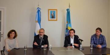 Puratich junto a Luque y Juncos