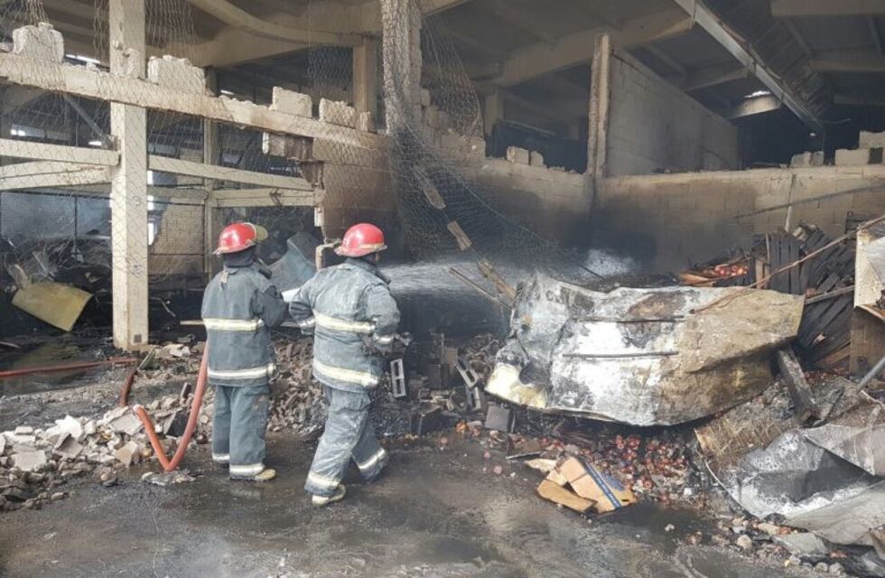 Bomberos controlaron incendio en el Mercado de Abasto de Córdoba