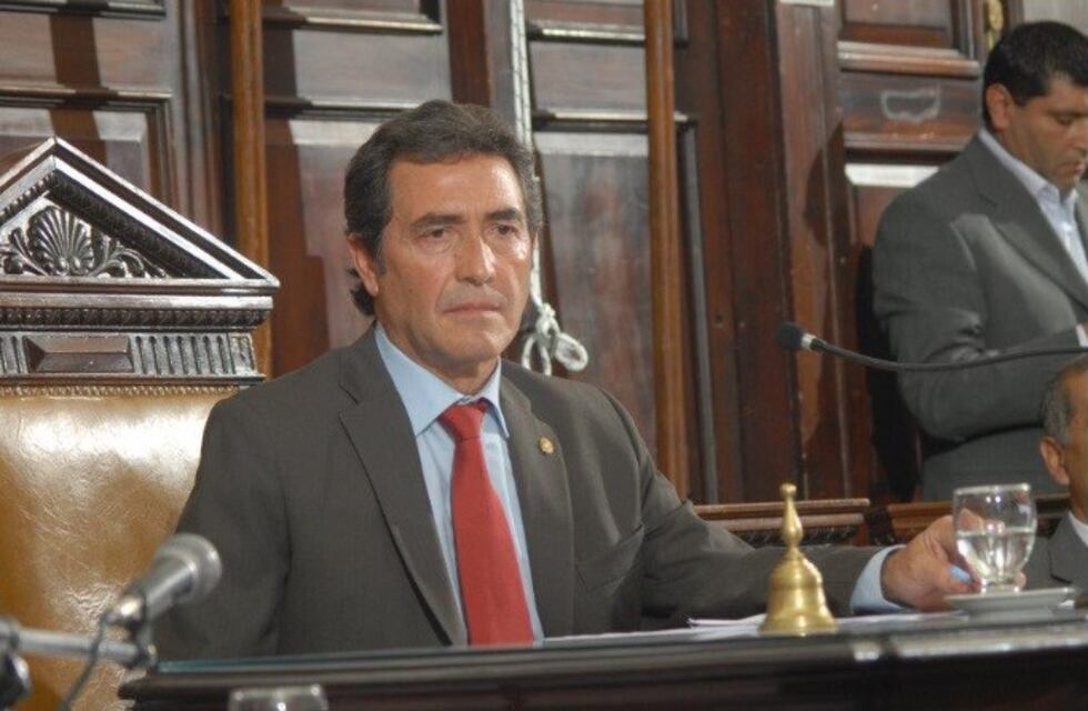 Imputaron a un ex diputado radical por violencia de género