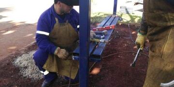 Construyen paradas de colectivos en Oberá