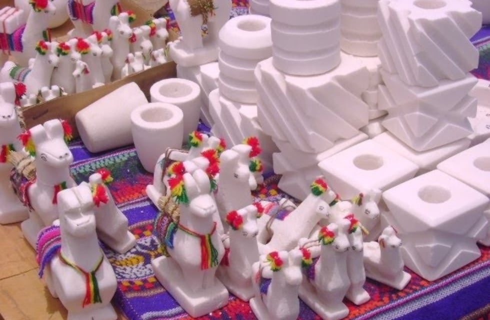 Llega a Salta la feria de artesanías de sal hechas por mujeres Kolla de Hurcuro