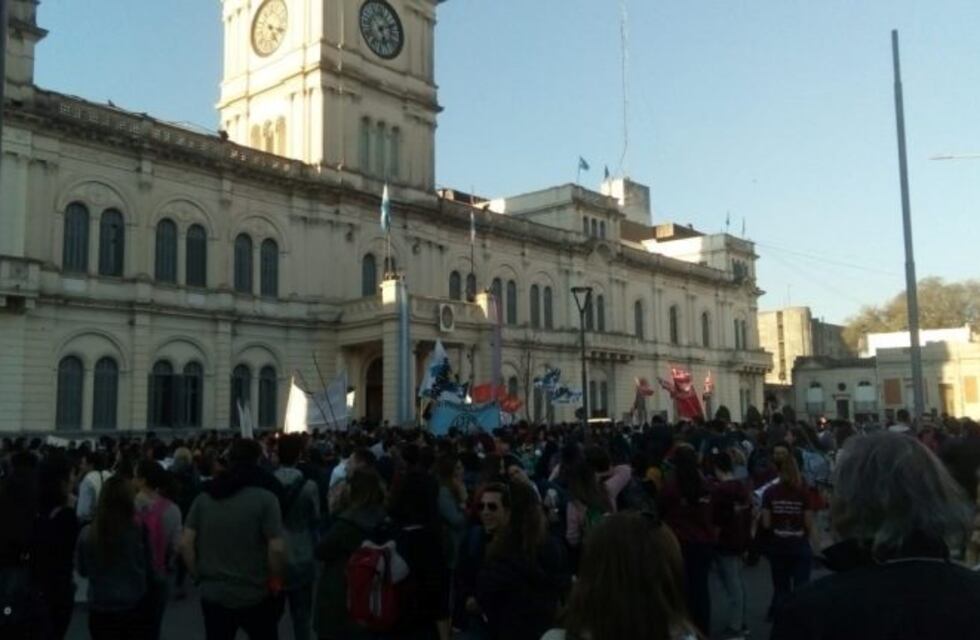 "La universidad es del pueblo, y el pueblo va a salir a defenderla", dijo Graciela Mingo