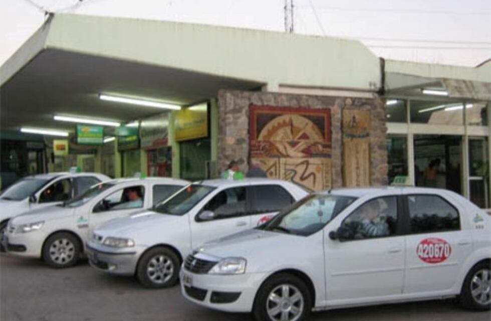 Remiseros piden aumento en la tarifa