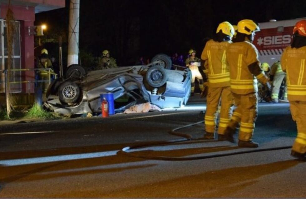 Accidente fatal en Pérez: un nene de siete años falleció tras volcar un auto