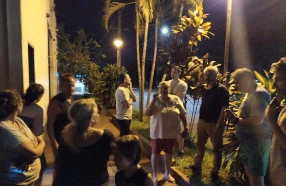 Vecinos de Iguazú protestaron en la puerta de Energía de Misiones