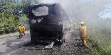 Incendio en un colectivo Monticas
