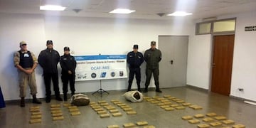DYN37, BUENOS AIRES 28/08/2017, EL MINISTERIO DE SEGURIDAD DE LA NACIÓN, A CARGO DE PATRICIA BULLRICH, INCAUTÓ MÁS DE 110 KILOS DE MARIHUANA EN LA LOCALIDAD DE POSADAS, MISIONES\u002E FUE A TRAVÉS DE LA PREFECTURA NAVAL ARGENTINA (PNA)\u002EFOTO:DYN/GENTILEZA misiones posadas  operativo contra el narcotrafico en posadas incautacion cargamento de marihuana