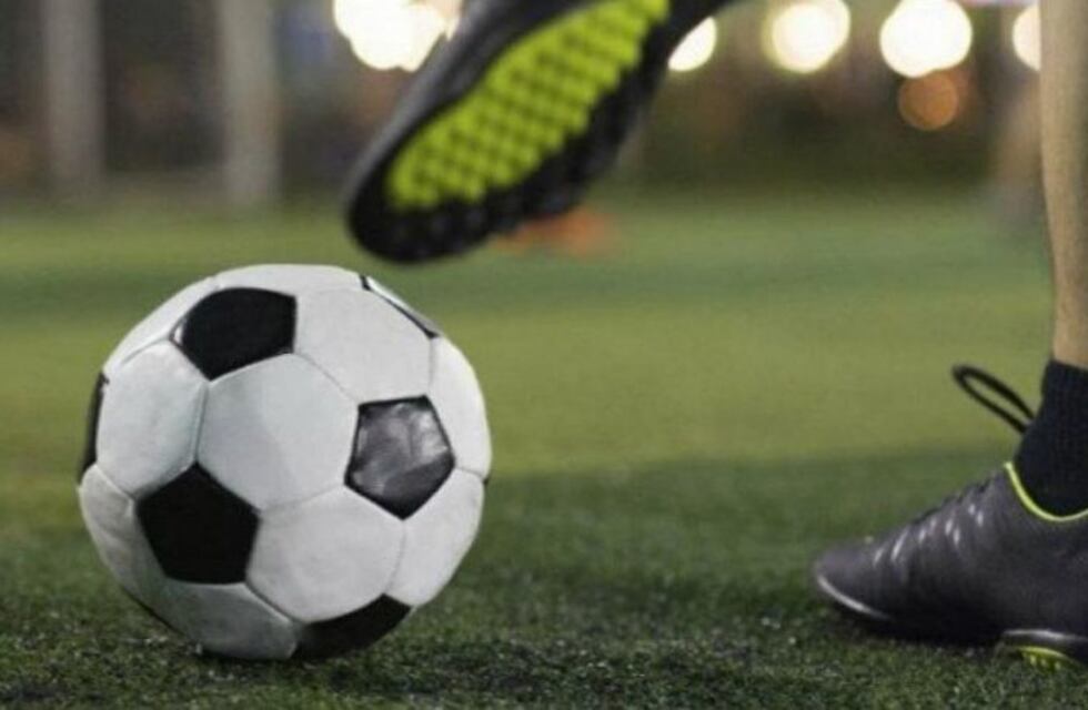 Imputaron a 56 personas por jugar al fútbol en un complejo deportivo