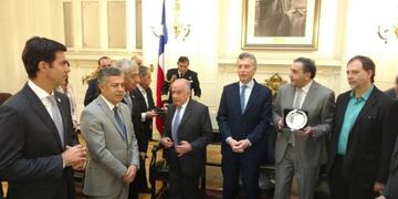 Cornejo y Macri en Chile\u002E