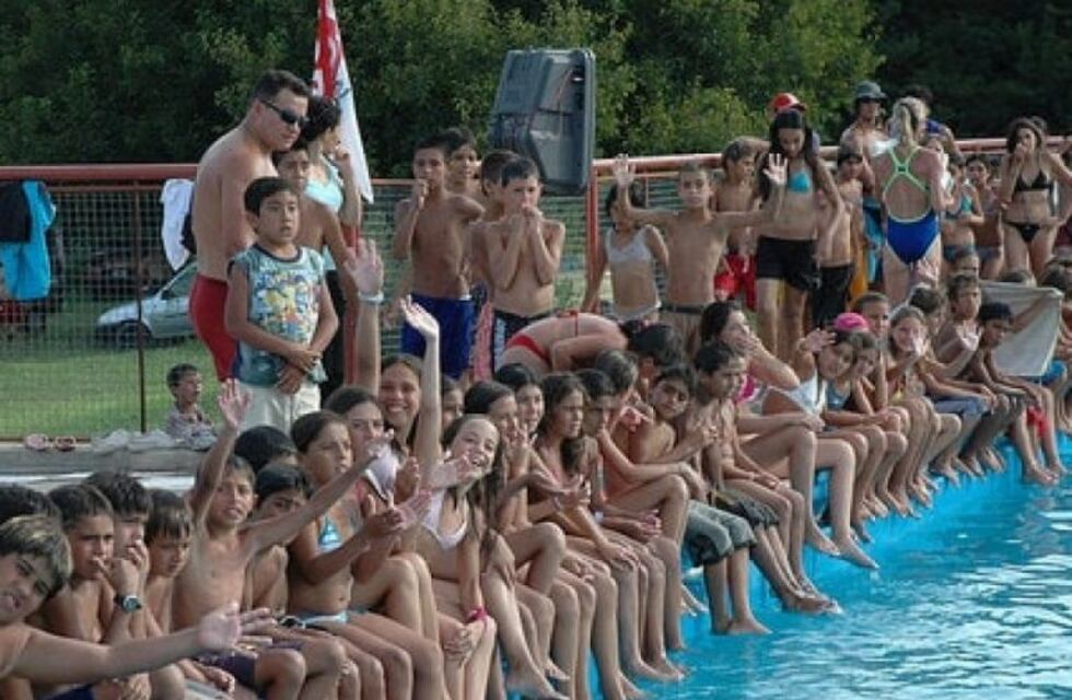 Calorón: 1.900 personas fueron el domingo a la pileta del Sarmiento