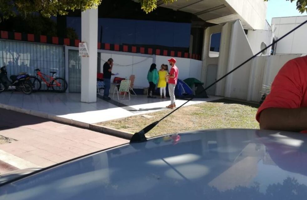 La justicia embargó la mercadería de la sucursal de Ribeiro en Arroyito