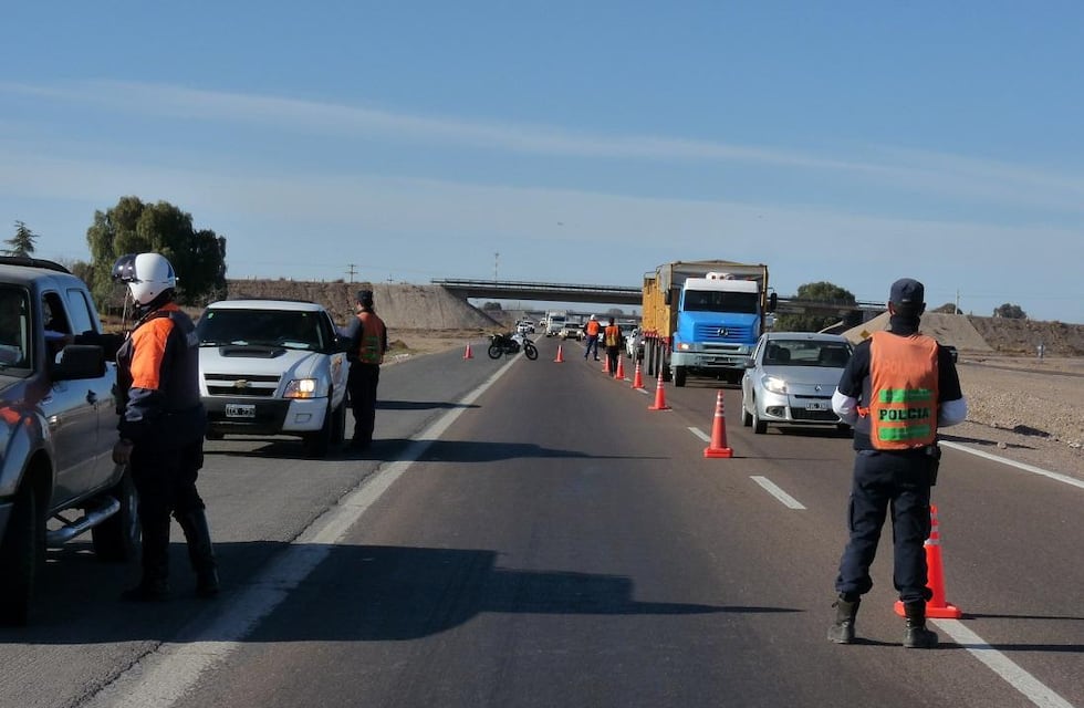 Fin de semana XXL: qué documentos se necesitan llevar en el auto para viajar tranquilo y seguro