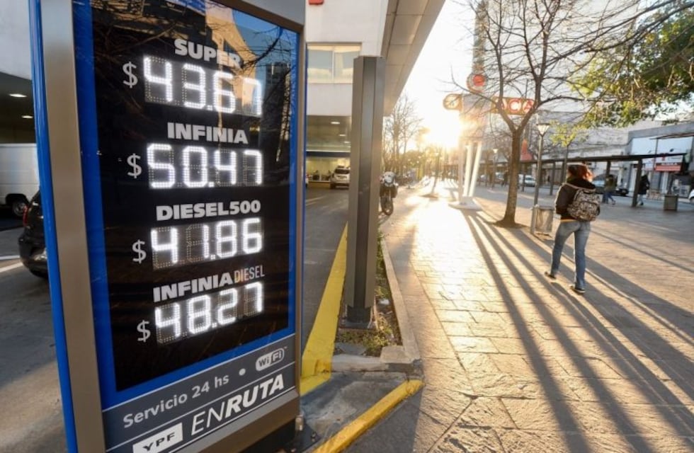 Ensenada: evalúan poner un límite a la venta de nafta por el aumento del dólar