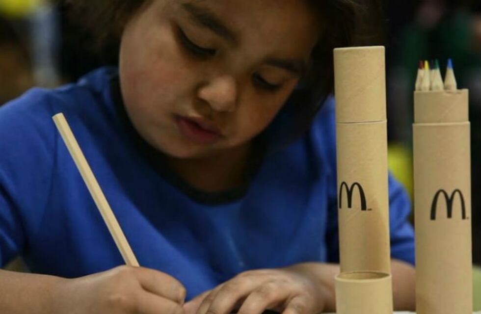 Cadena de comida rápida donó juguetes para el Día del Niño