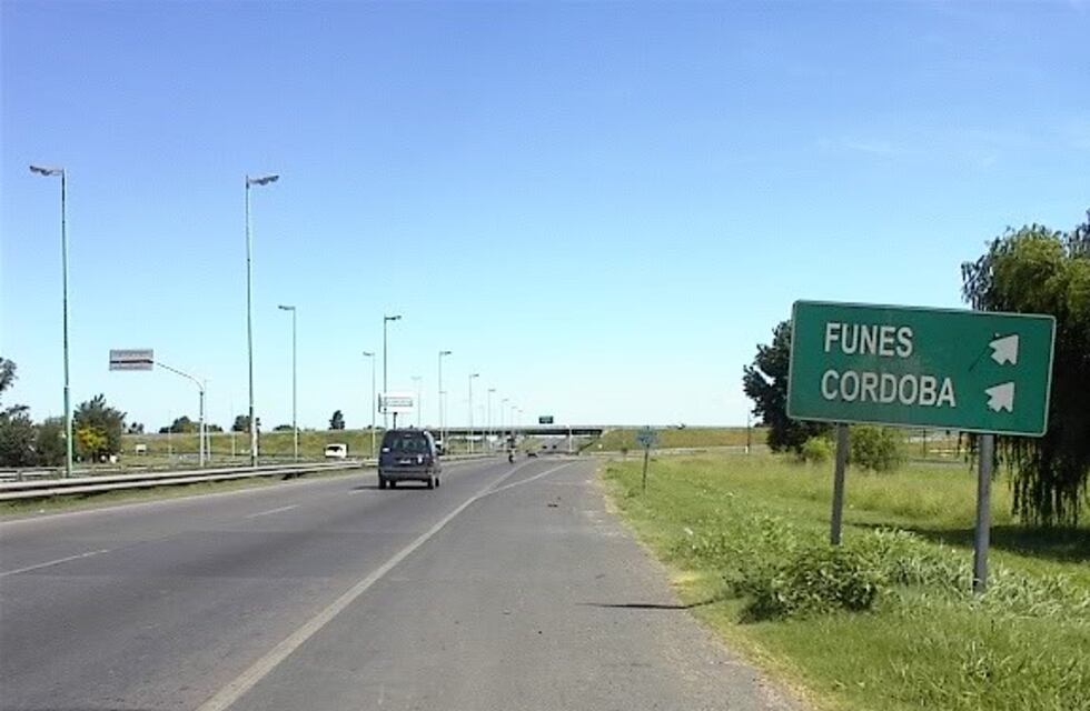 Un conductor será indemnizado tras chocar contra una madera en la autopista a Córdoba