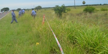 La joven policía habría perdido el control de la moto y golpeo contra un canal sin agua