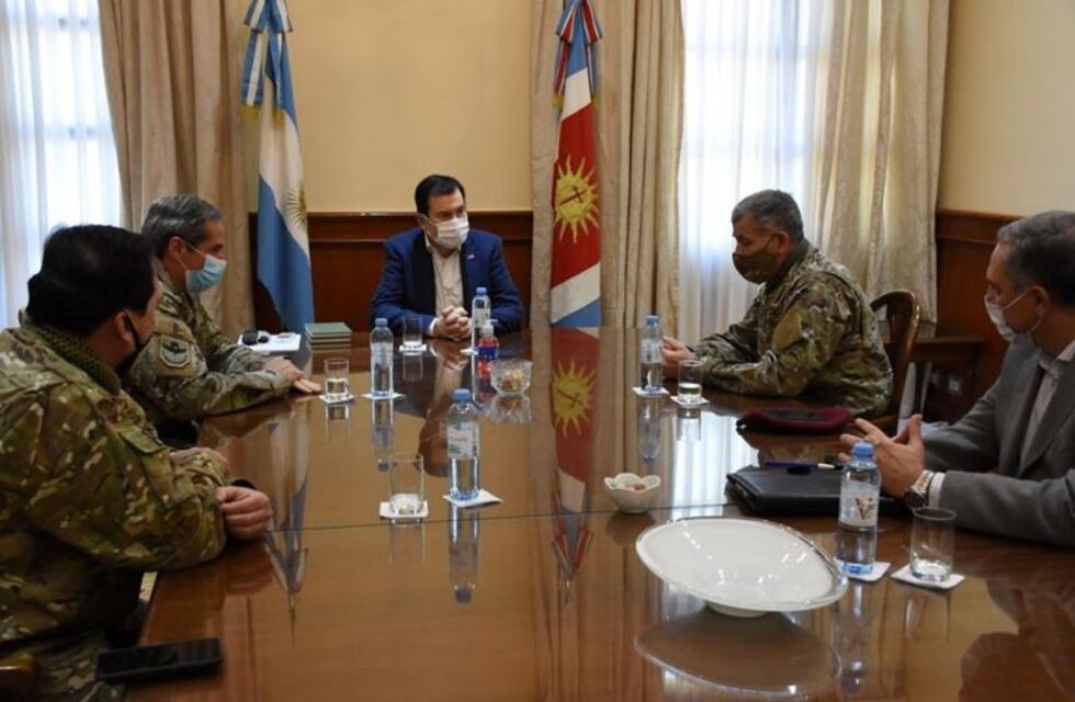 El gobernador Zamora recibió a las autoridades del Ejército Argentino