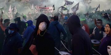 Empleados municipales marcharon hasta el Palacio 6 de Julio\u002E