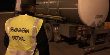 El acoplado no tenía permiso para circular con la sustancia que trasladaba hacia San Juan\u002E