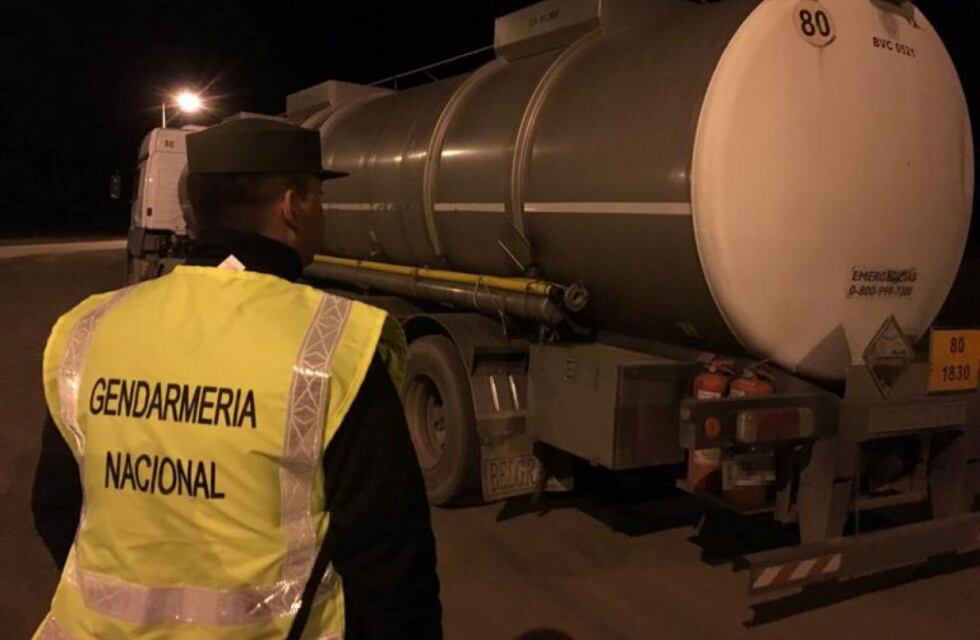 Interceptaron un camión que llevaba casi 29 toneladas de ácido sulfúrico sin habilitación