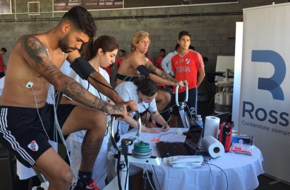 Sin caras nuevas y con negociaciones en pie, River volvió al trabajo