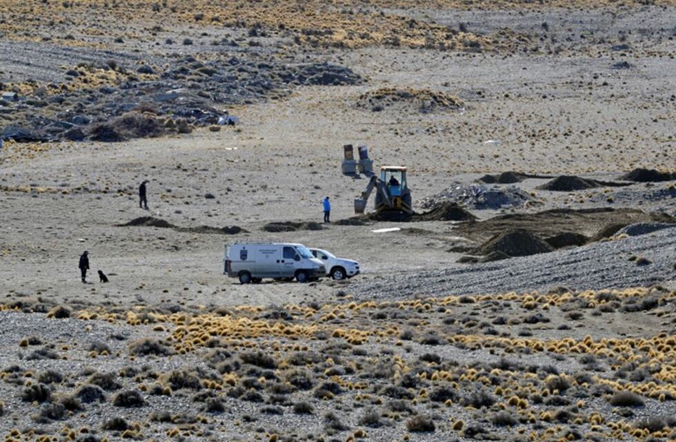 Buscan dinero enterrado en una estancia de Lázaro Baéz en Santa Cruz