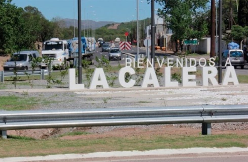 La Calera: policías rescataron a una mujer que había caído a un río