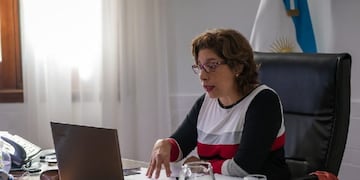 Arabela Carreras: "La ley de reactivación productiva del turismo es clave para Río Negro"