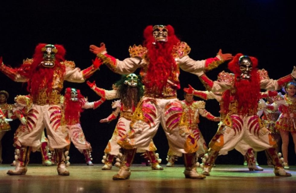 Color y brillo en la Gala del Carnaval del Fin del Mundo 2020