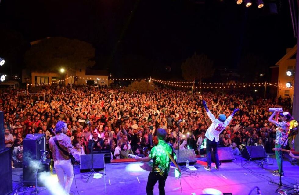 Mario Luis y Pecadora hicieron bailar a Monte Hermoso