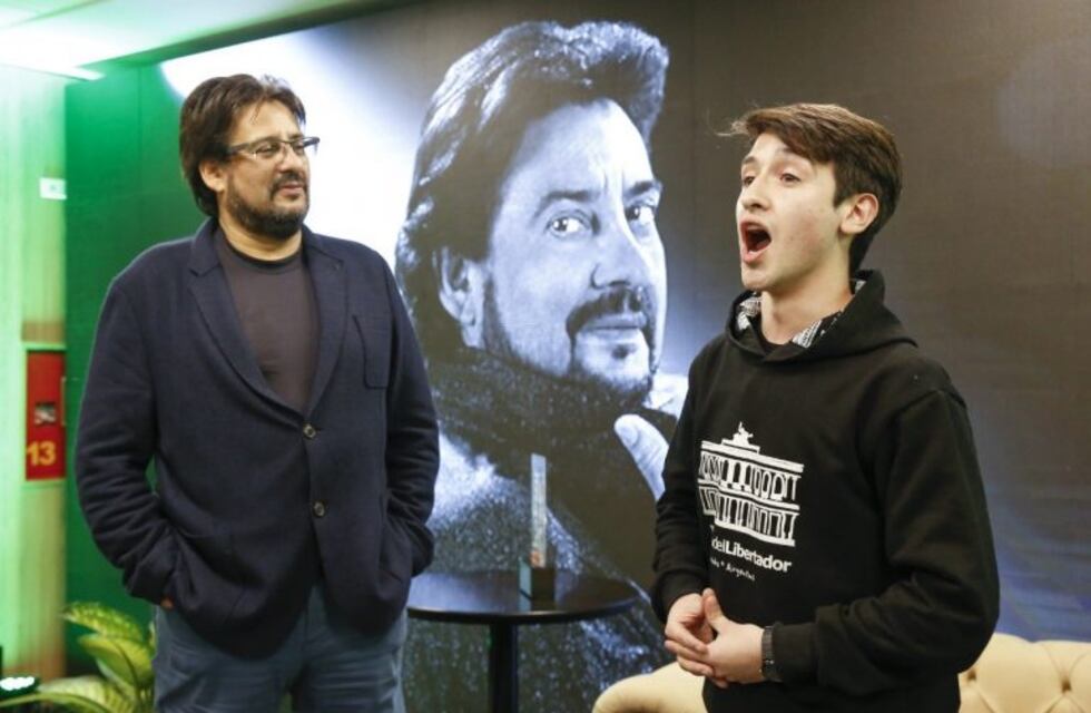 El tenor Marcelo Álvarez llegó a Córdoba y emocionó a todos en la previa de su show