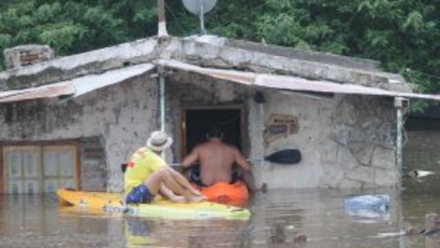 El desborde del arroyo Pergamino provocu00f3 la evacuaciu00f3n de mu00e1s de 500 personas. Es la inundaciu00f3n mu00e1s grande desde 1995. (26.12.2016) NESTOR GARCIA pergamino  inundaciones en pergamino tras intensas lluvias clima lluvias inundaciones