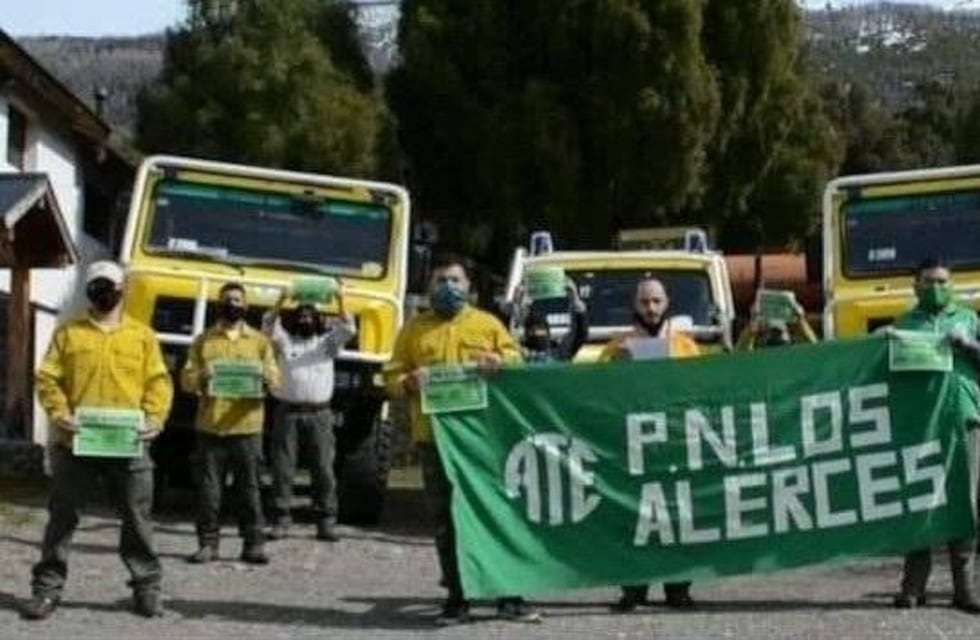 Trabajadores del Parque Nacional los Alerces reclaman por su salario