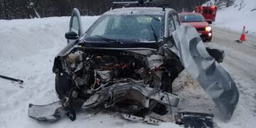 Choque en Tierra del Fuego entre un auto y una camioneta