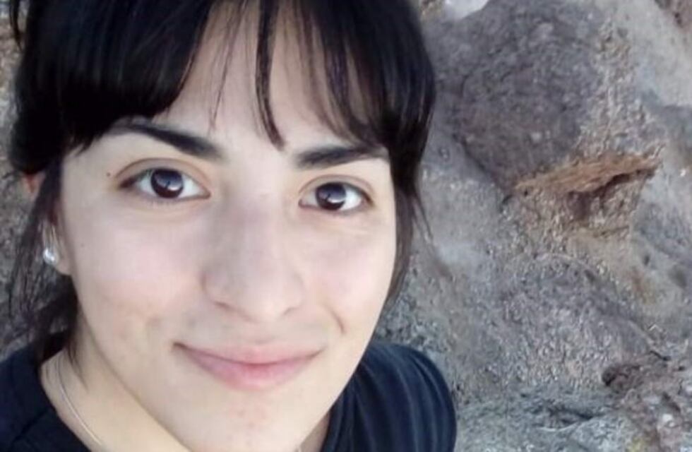 Un policía atropelló y abandonó a una chica en San Juan