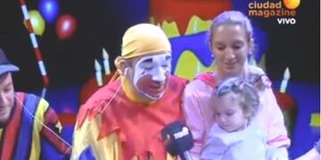 Piñón Fijo, su nieta Luna y su hija Solcito Fijo en la TV\u002E